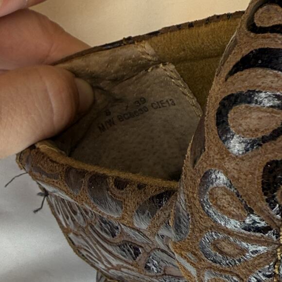 BORN B.O.C. PEGGY Coffee Brown Tooled Leather Nursing Work Clogs BC6630 US 8.5 - Picture 6 of 12